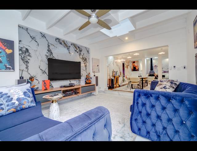 5 BEDROOM HOUSE FOR SALE IN LONEHILL
